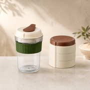 Noruva 500 ml iced-coffee bottle with three matching ice trays